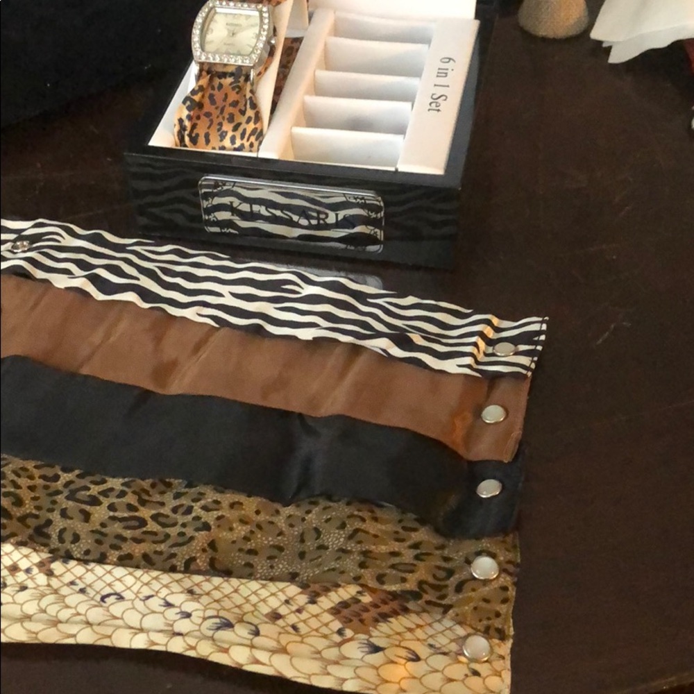 Watch - Picture 2 of 3